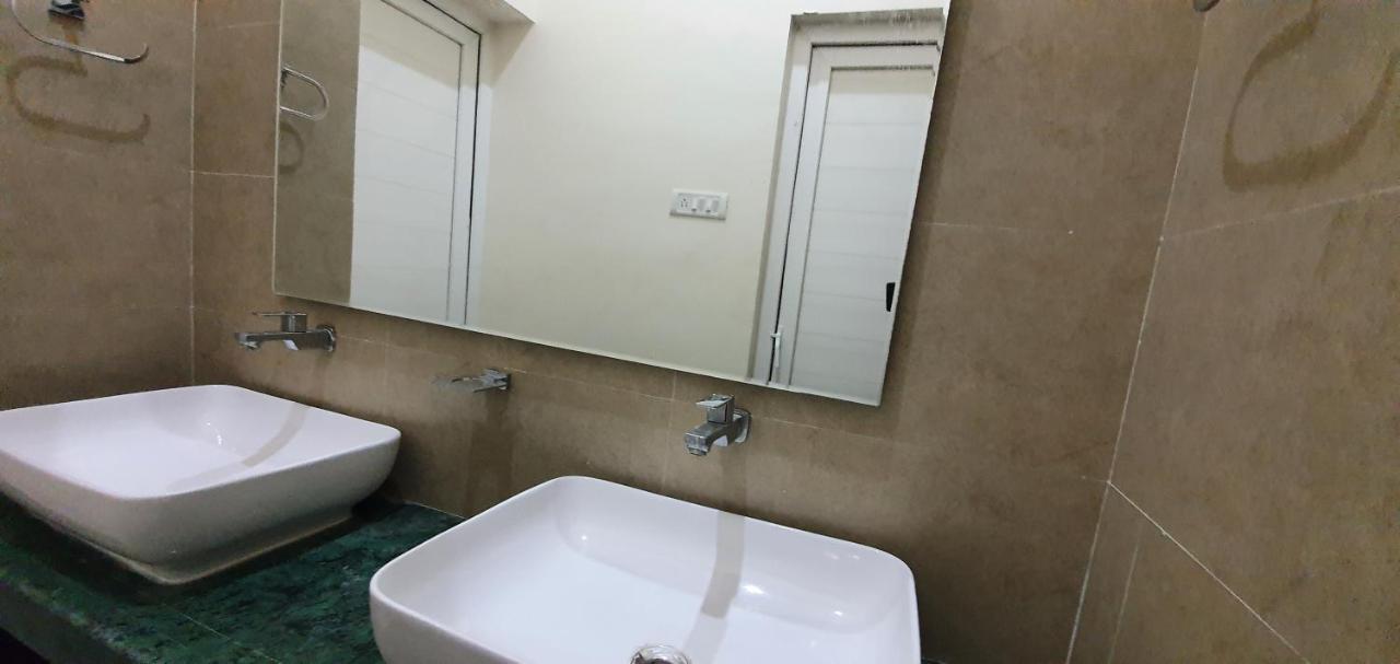 Shree Suites Kuttālam Zewnętrze zdjęcie
